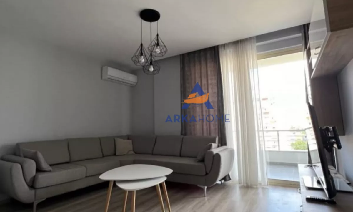 Appartamento in vendita a Tirana 1+1, Arredato