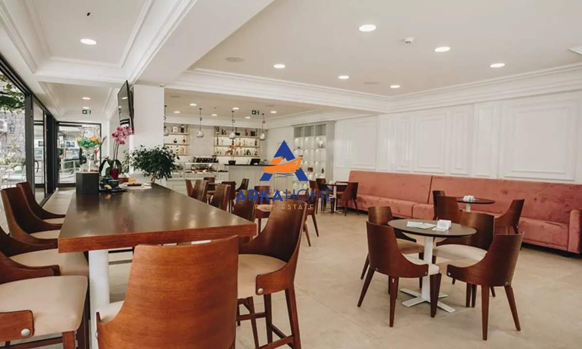 SHITET LOKAL BUZE RRUGE 200 METRA LARG NGA PAZARI RI ,"RRUGA HOXHA TASIM", 650.000 EURO I DISKUTUESH