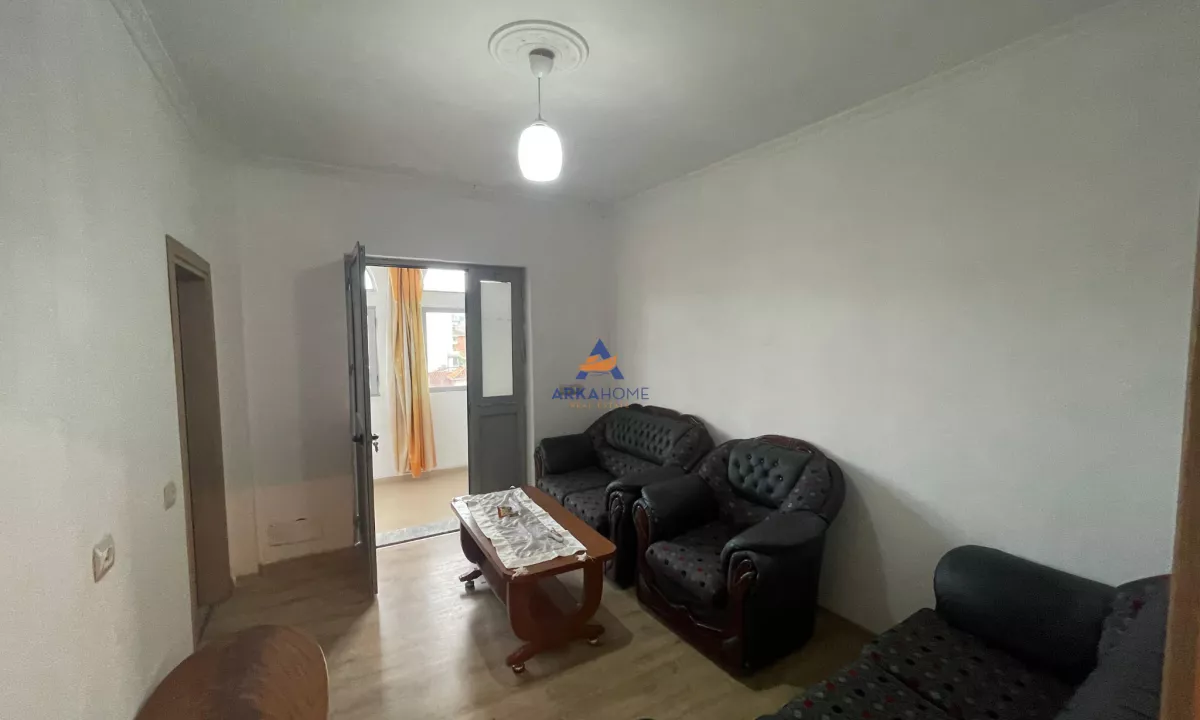 Appartamento in vendita a Tirana 2+1, Arredato