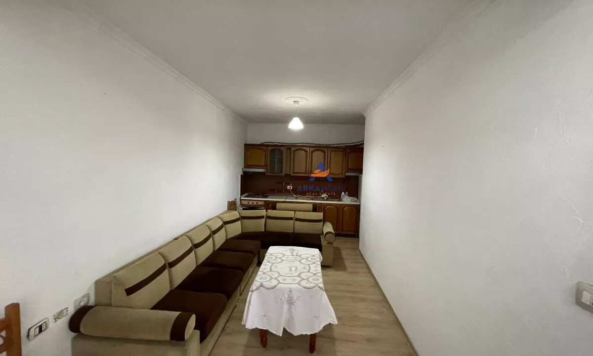 Shtepi ne shitje Apartament ne Tirane, 1+1, Mobilimi E mobiluar, Pagesa 80,000  Euro.