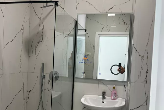 Shtepi me qera Apartament ne Tirane, 2+1, Mobilimi E mobiluar, Pagesa 800  Euro.