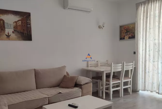 Appartamento in vendita a Tirana 2+1, Arredato