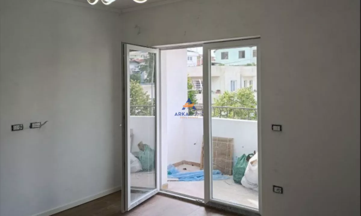 Appartamento in vendita a Tirana 1+1, Vuoto