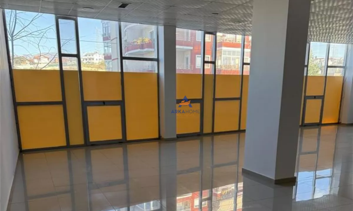 JEPET ME QERA AMBIENT BIZNESI 180M2 