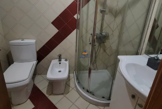 Appartamento in vendita a Tirana 1+1, Arredato