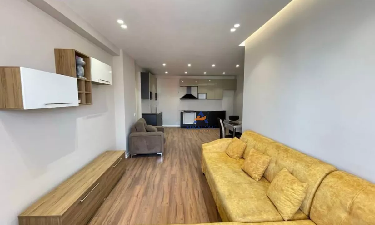 Appartamento in vendita a Tirana 2+1, Arredato