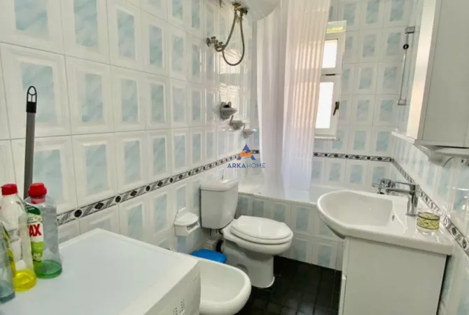 Shtepi me qera Apartament ne Tirane, 2+1, Mobilimi E mobiluar, Pagesa 700  Euro.