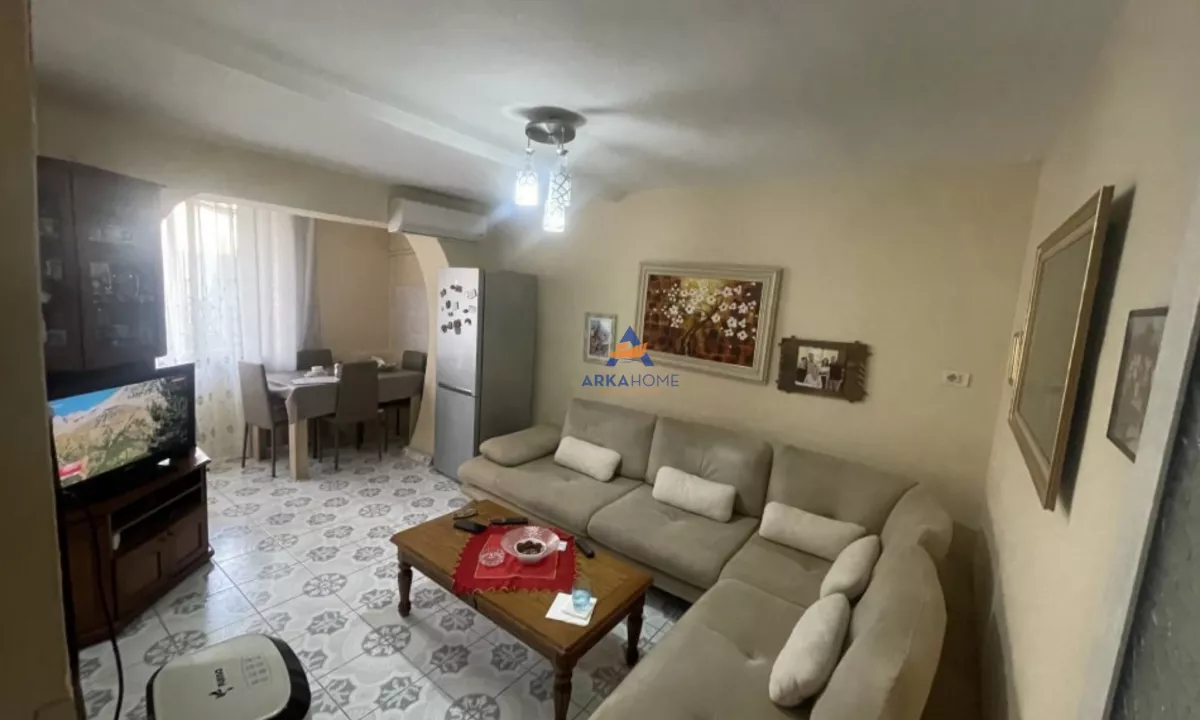 Appartamento in vendita a Tirana 2+1, Arredato