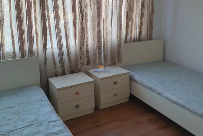 Shtepi me qera Apartament ne Tirane, 3+1, Mobilimi E mobiluar, Pagesa 800  Euro.