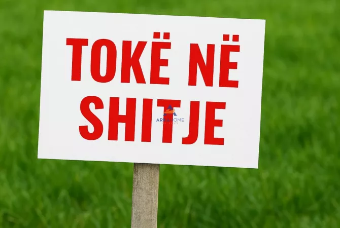 Truall ose Toke ne Tirane - 220,000 Euro