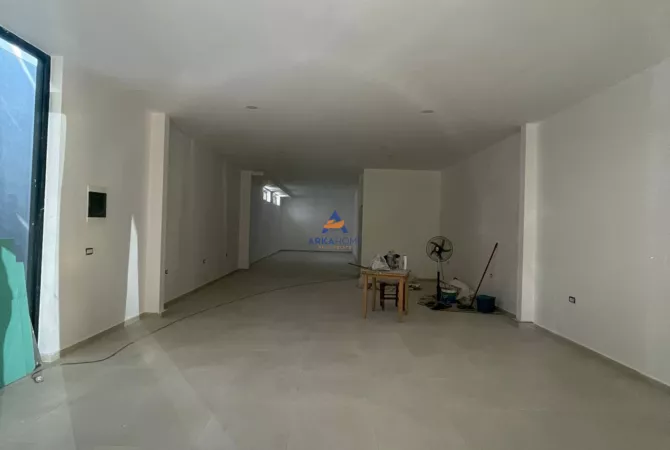 Ambient biznesi me qera 1+1 ne Tirane - 2,500 Euro