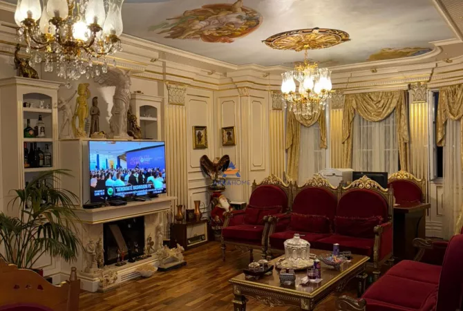 Villa di lusso in vendita a Tirana 5+1, Arredato