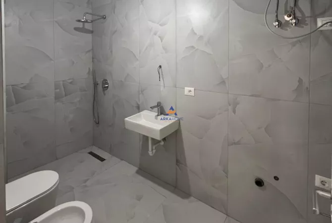 Appartamento in vendita a Tirana 1+1, Vuoto