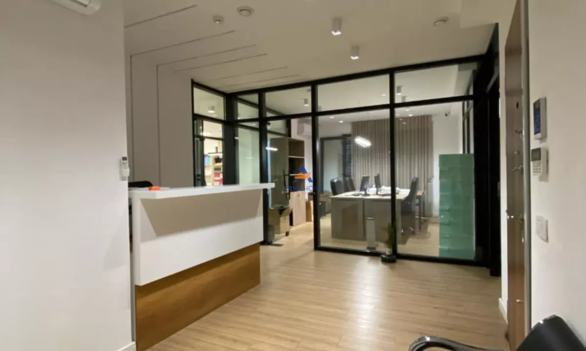 JEPET ME QERA AMBIENT PER ZYRA 315M2 