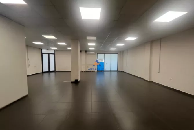 Ambient biznesi me qera 1+1 ne Tirane - 2,000 Euro