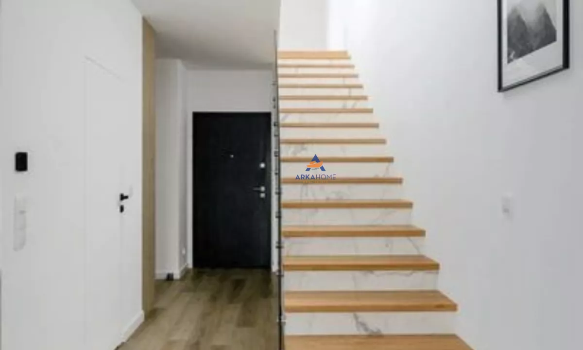 JEPET ME QERA ZYRE DULEX 230M2 “BRRYLI, RRUGA VLLAZEN HUTA” 1500 EURO.