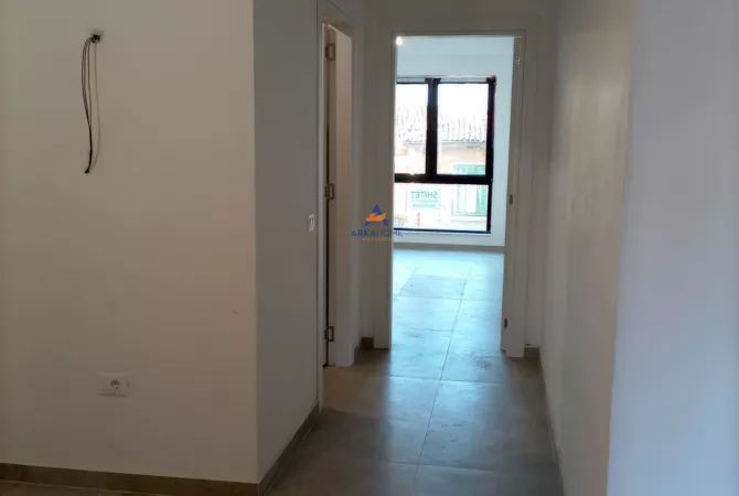 Appartamento in vendita a Tirana 2+1, Vuoto