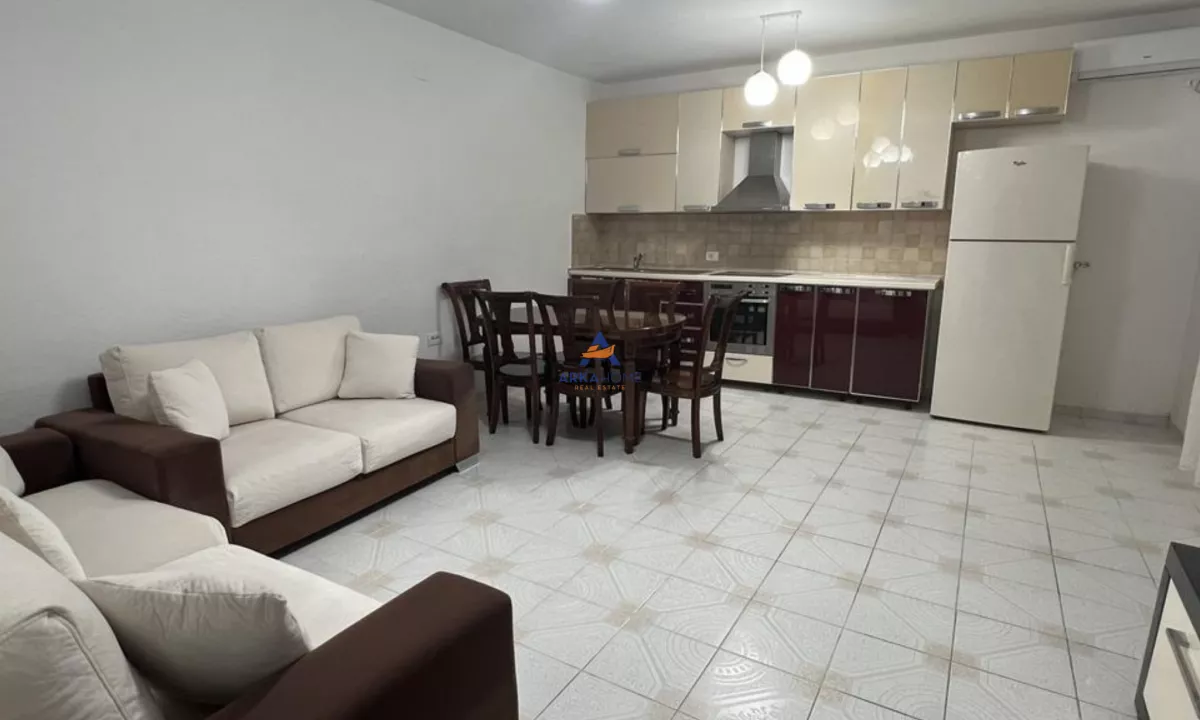 Shtepi me qera Apartament ne Tirane, 2+1, Mobilimi E mobiluar, Pagesa 500  Euro.