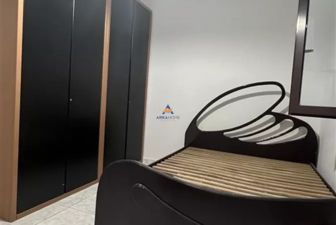 Shtepi me qera Apartament ne Tirane, 2+1, Mobilimi E mobiluar, Pagesa 500  Euro.