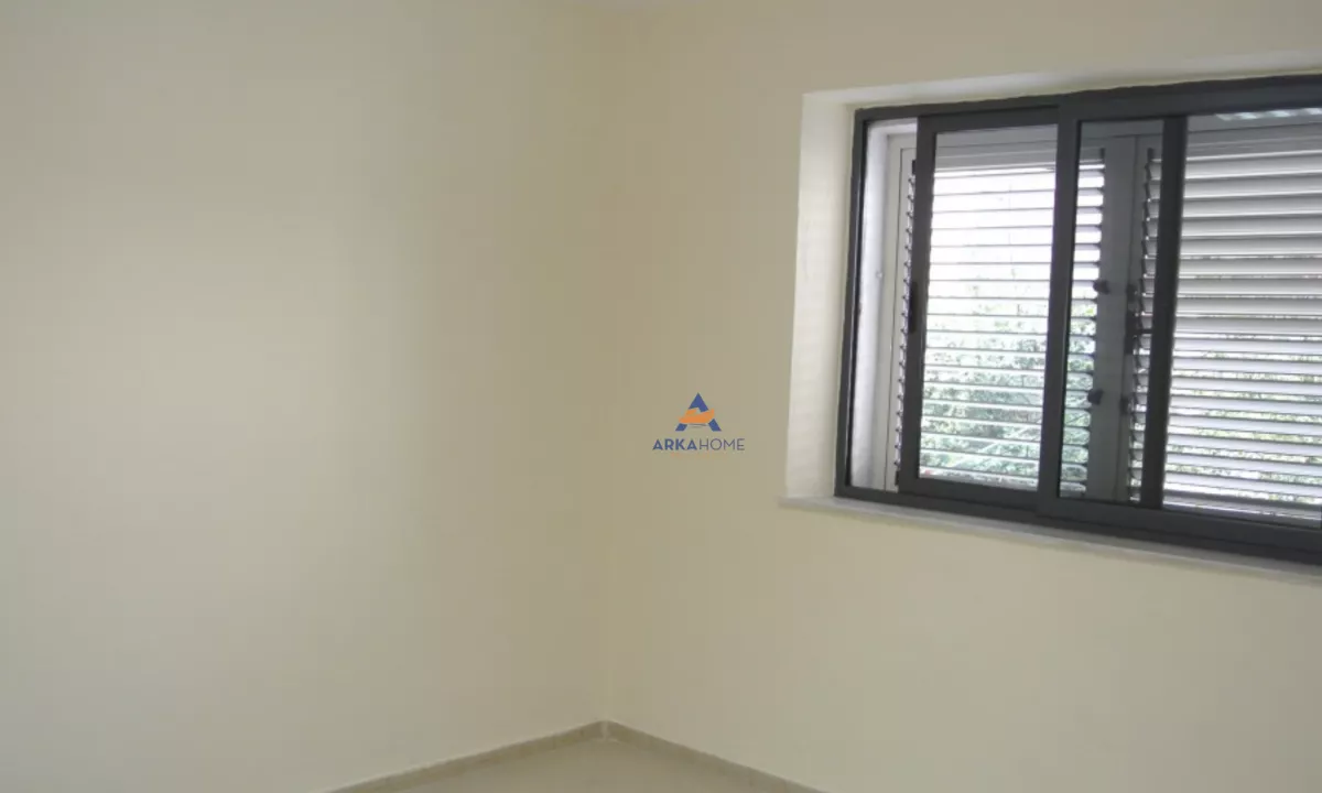 JEPET ZYRE ME QERA 1+1 "RRUGA FORTUZI" 550 EURO.