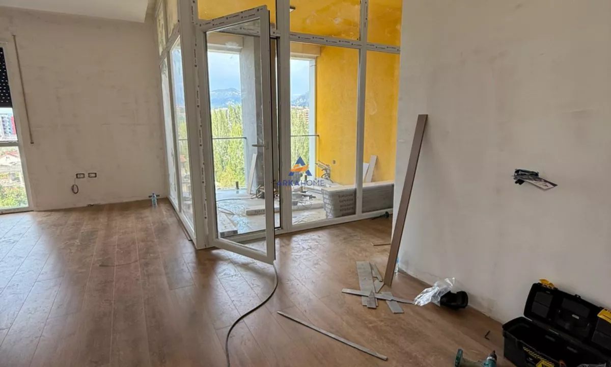 Appartamento in vendita a Tirana 2+1, Vuoto