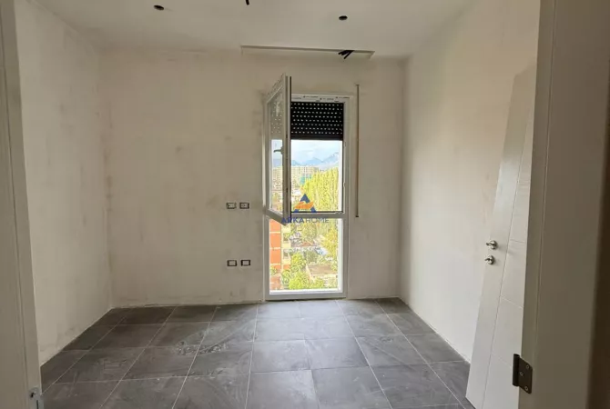 Appartamento in vendita a Tirana 2+1, Vuoto