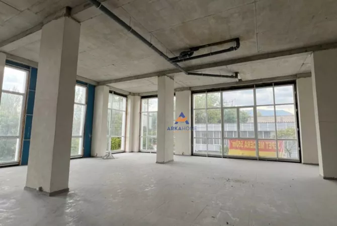 Ambient biznesi me qera 1+1 ne Tirane - 2,700 Euro