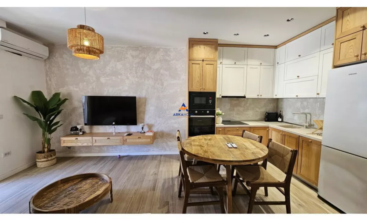 Appartamento in vendita a Durazzo 2+1, Arredato