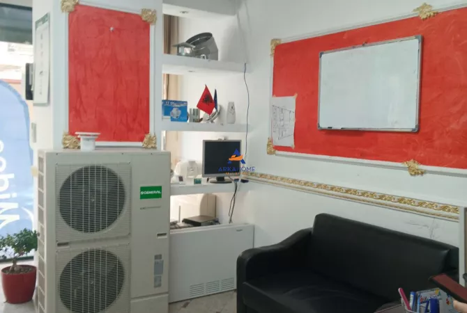Ambient biznesi me qera 3+1 ne Tirane - 450 Euro
