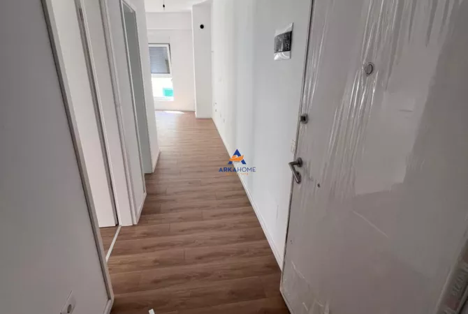 Appartamento in vendita a Tirana 1+1, Vuoto