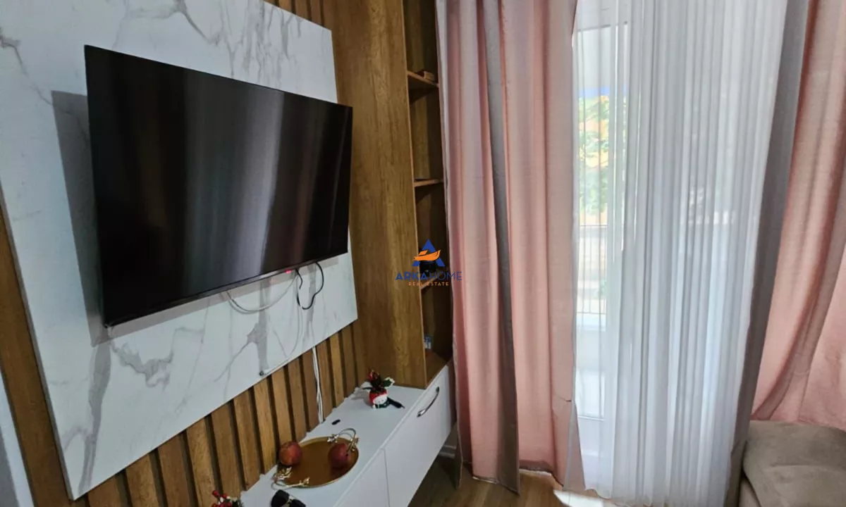 Appartamento in vendita a Tirana 2+1, Arredato