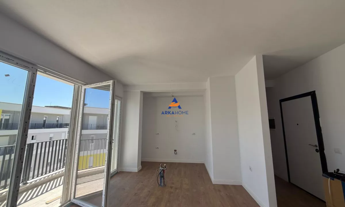 JEPET ZYRE ME QERA 116M2 "TE UNIVERS CITY,PRANE QTU" 550 EURO