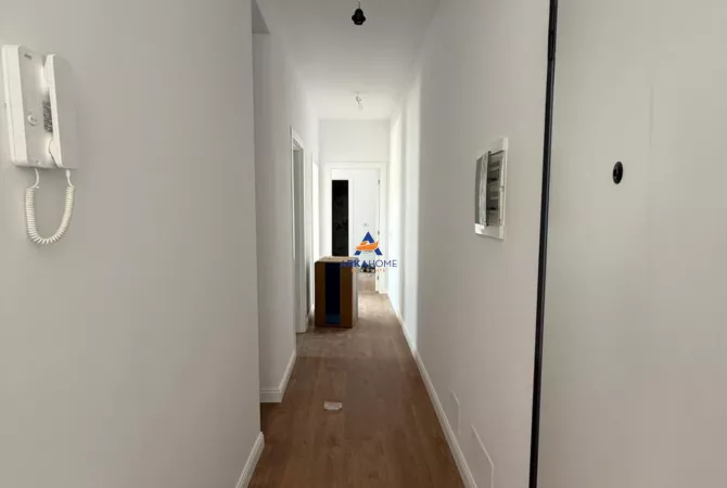 JEPET ZYRE ME QERA 116M2 "TE UNIVERS CITY,PRANE QTU" 550 EURO