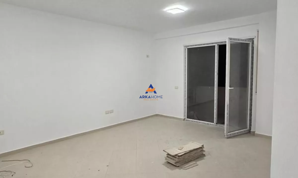 Appartamento in vendita a Tirana 1+1, Vuoto