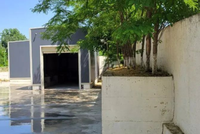 Ambient biznesi me qera 4+1 ne Tirane - 1,500 Euro