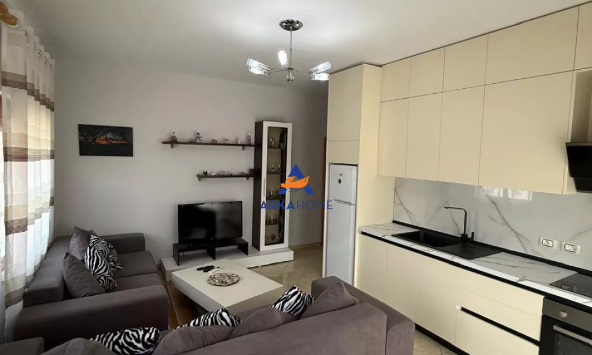 Shtepi me qera Apartament ne Tirane, 2+1, Mobilimi E mobiluar, Pagesa 650  Euro.