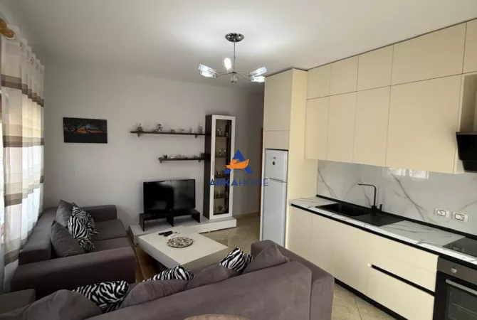 Shtepi me qera 2+1 ne Tirane - 650 Euro