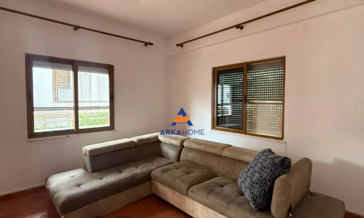 Shtepi me qera Apartament ne Tirane, 2+1, Mobilimi E mobiluar, Pagesa 450  Euro.