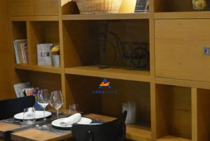 JEPET ME QERA RESTORANT 157 M2 "PRANE SHKOLLES QEMAL STEFA, ZOGU ZI" 2200 EURO