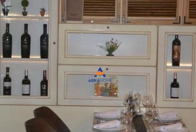 Ambient biznesi me qera 2+1 ne Tirane - 2,200 Euro