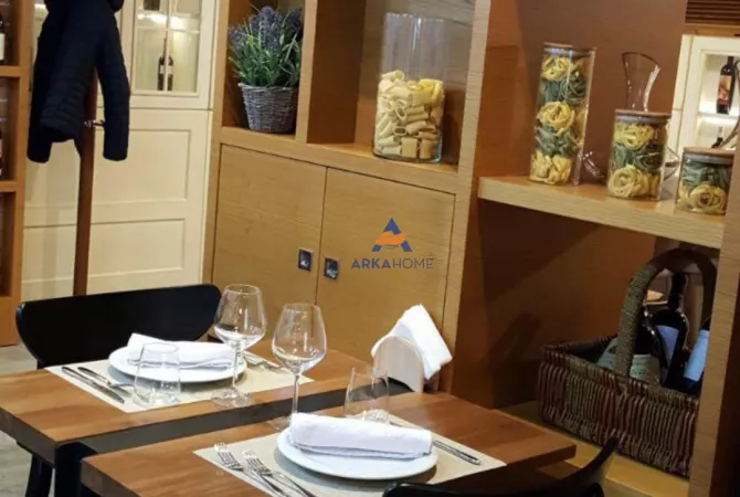 Ambient biznesi me qera 2+1 ne Tirane - 2,200 Euro