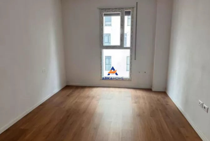 Ambient biznesi me qera 3+1 ne Tirane - 600 Euro