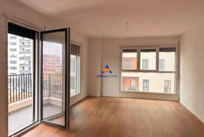 Ambient biznesi me qera 3+1 ne Tirane - 600 Euro