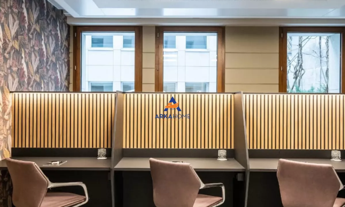 JEPET ME QERA AMBIENT BIZNESI 52M2 "TE RRUGA ALI SHEFQETI, FRESK" 900 EURO (CMIMI I DISKUTUESHEM)