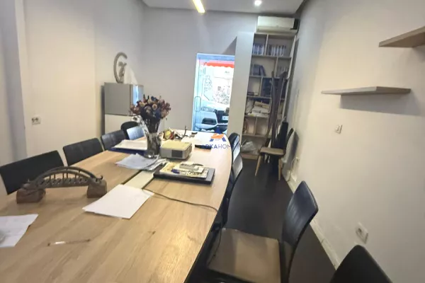 Ambient biznesi me qera 1+1 ne Tirane - 2,000 Euro