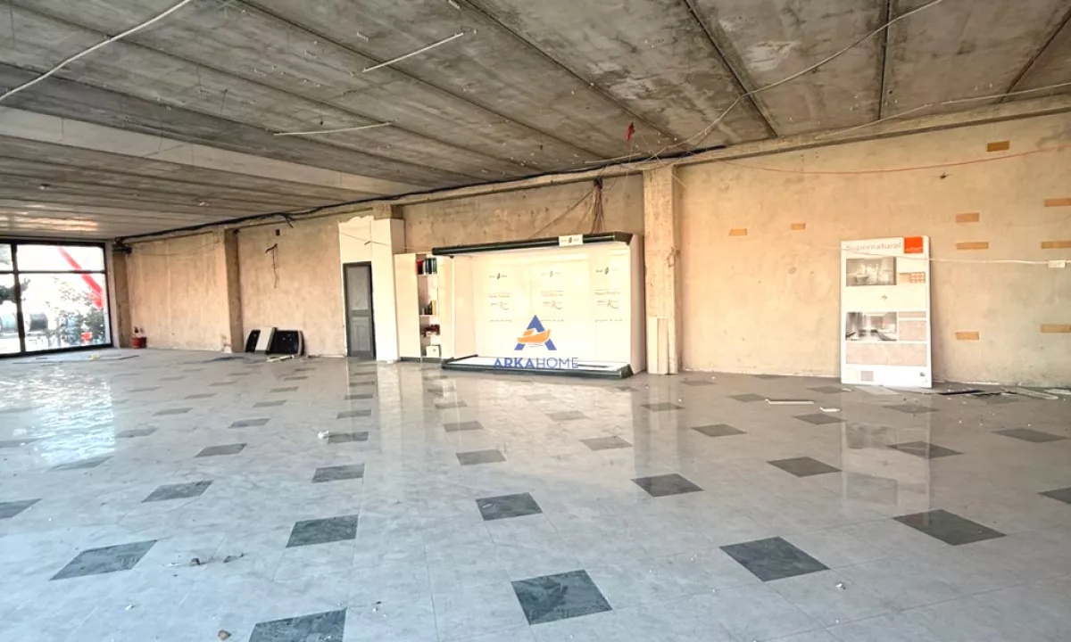 JEPET GODINE BIZNESI ME QERA 3000M2 "BUZE RRUGE AUTOSTRADA TIRANE-DURRES" 13000 EURO