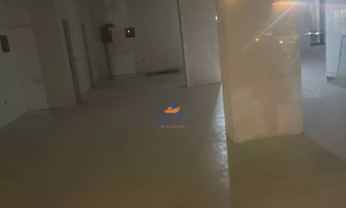 JEPET ME QERA AMBIENT BIZNESI 150M2 " TE REPORT TV,ISH PARKU I AUTOBUZAVE" 2200 EURO