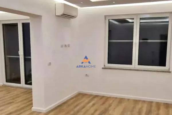 Ambient biznesi me qera 3+1 ne Tirane - 900 Euro