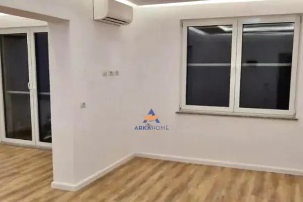 Ambient biznesi me qera 3+1 ne Tirane - 900 Euro