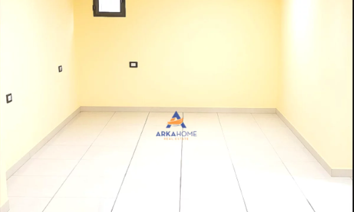 JEPET DYQAN ME QERA 30M2 "TEK RRUGA E DURRESIT" 450 EURO